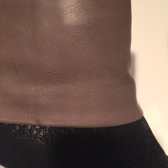 Stylish zip up Ankle boots size 8 - Picture 2 of 4